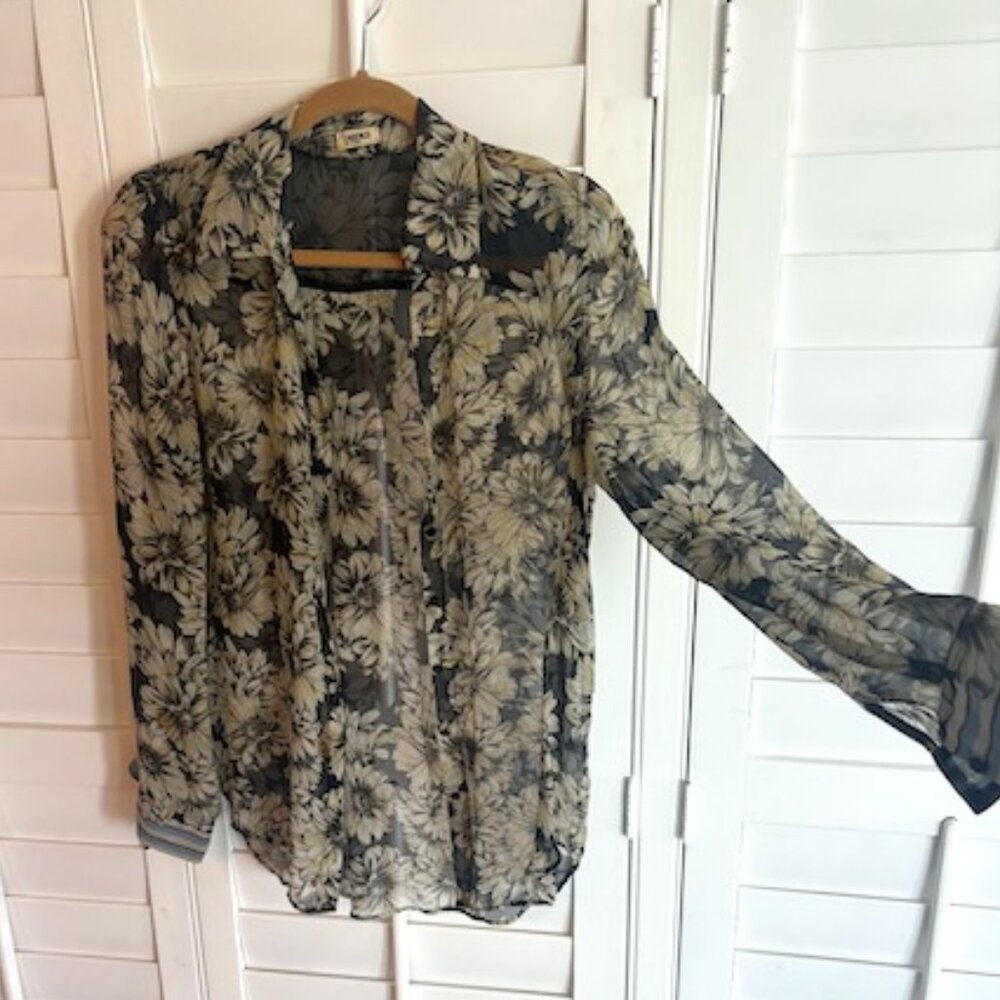 L'AGENCE 100% Silk floral sheer button down top